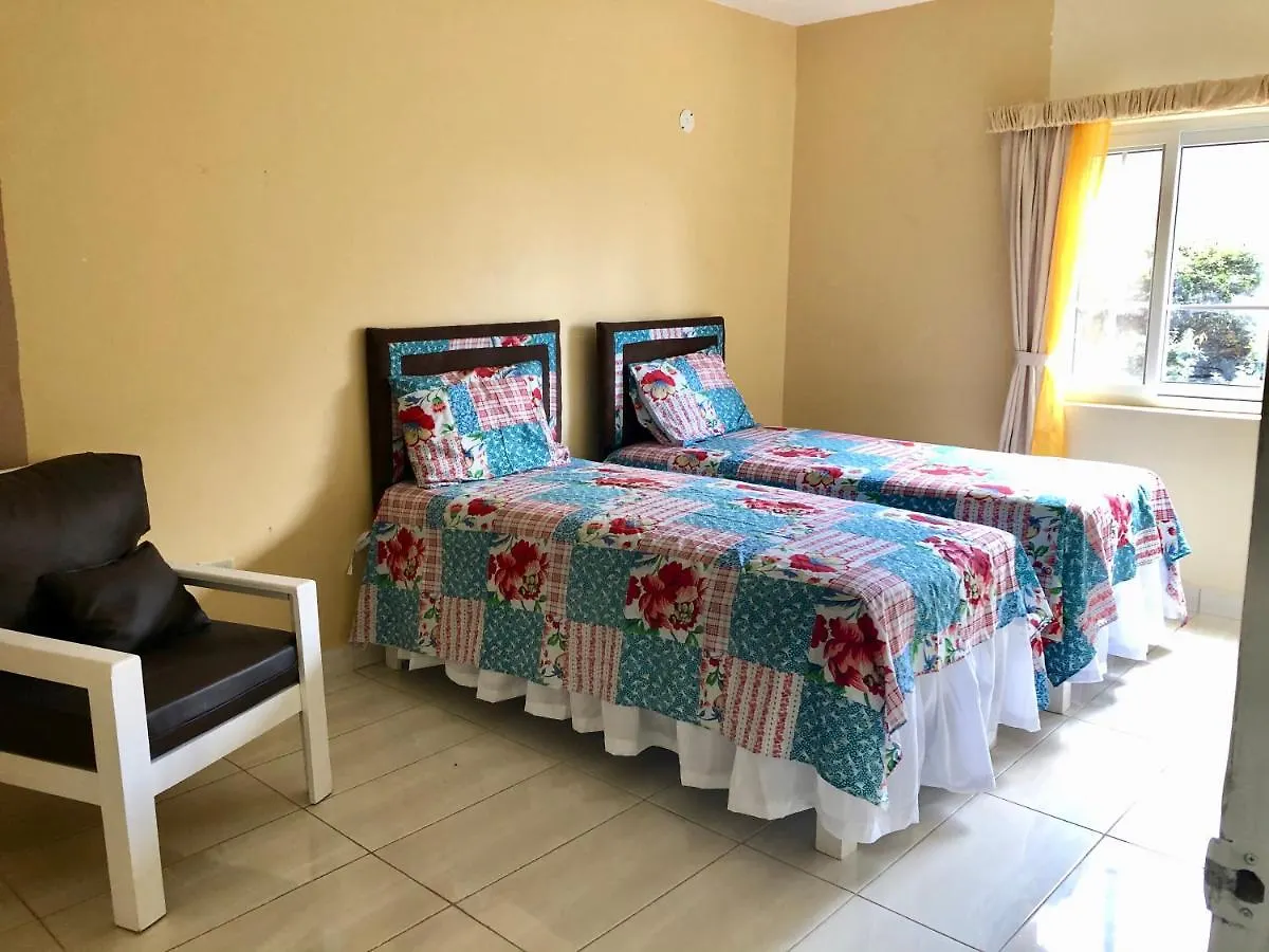 Ferienwohnung Pirate Palms Escape Kingston