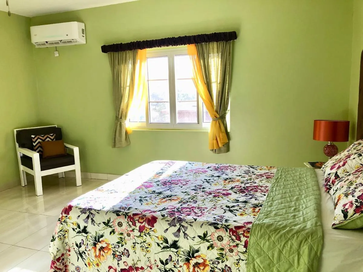 Ferienwohnung Pirate Palms Escape Kingston